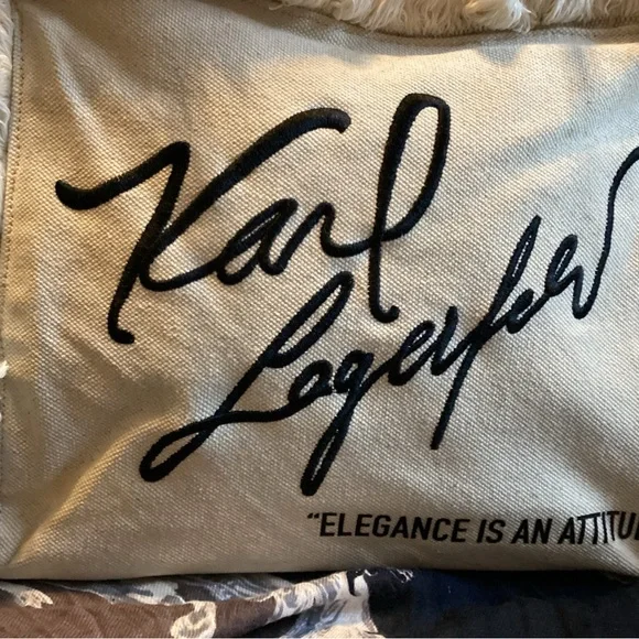 Karl Lagerfeld Cream and Black Tote Bag “ ELEGANCE IS AN ATTITUDE” NWOT - Picture 2 of 14